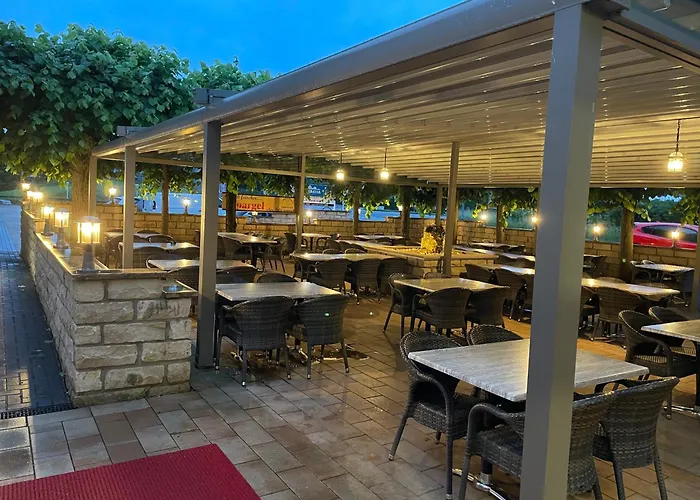 Lightplace • Groessere Gruppen • 4 Einzelzimmer • Boxspring • Smart Tv • Biergarten • Restaurant