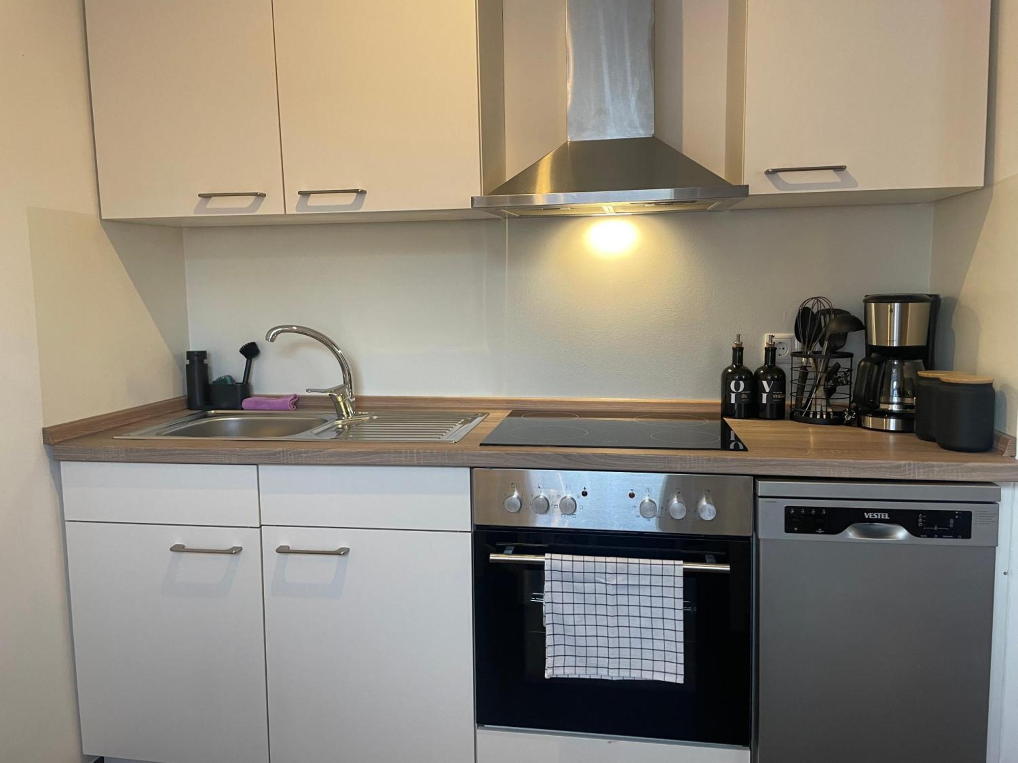 Lightplace • Groessere Gruppen • 4 Einzelzimmer • Boxspring • Smart Tv • Biergarten • Restaurant Apartment