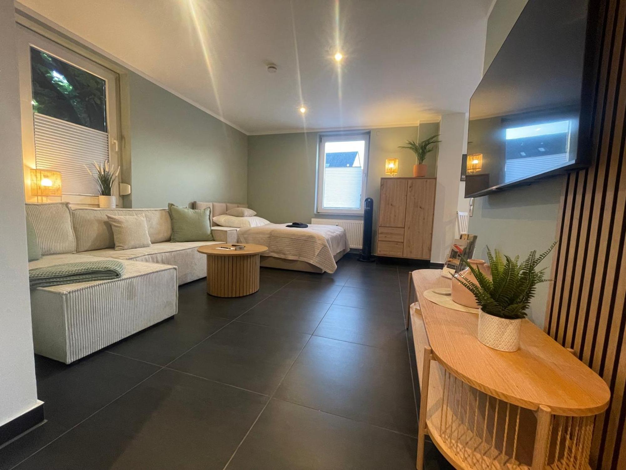 Apartment Lightplace • Groessere Gruppen • 4 Einzelzimmer • Boxspring • Smart Tv • Biergarten • Restaurant *